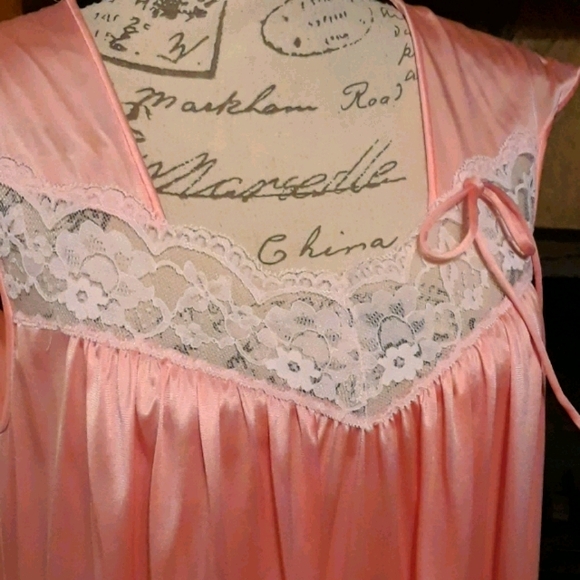 Vintage robe & gown set - Picture 7 of 11